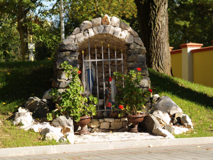 Špišić Bukovica - Crkva sv. Ivana Krstitelja - jesen 2007.